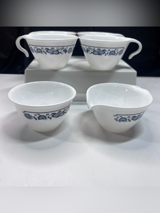 Corelle Other - Corelle Corning Old Town Blue Onion Hook Handle Coffee Cups 4 W/ Cream Sugar